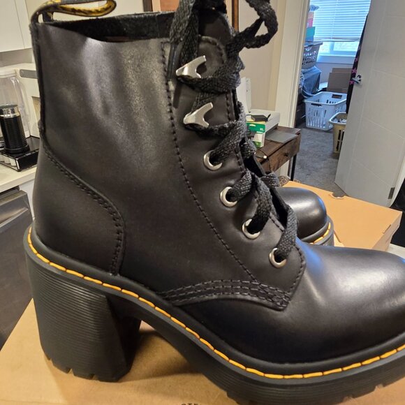 Dr. Martens Womens JESY Black Leather Ankle Boots Shoes US size 7 Air Wair NEW - Picture 5 of 15